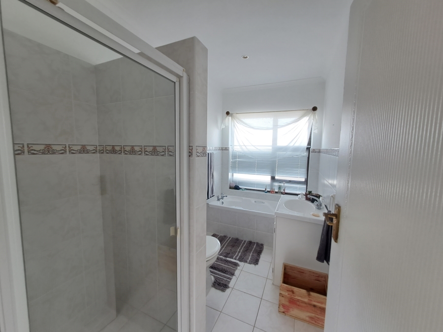 6 Bedroom Property for Sale in Greenways Golf Estate Western Cape